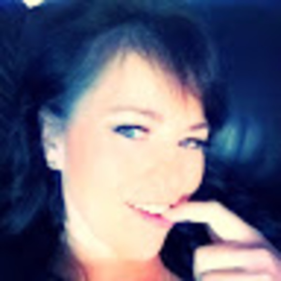 Meet your Posher, Heather - Picture 1 of 1